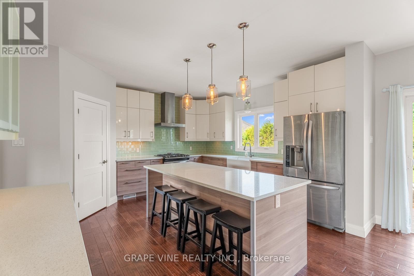 8055 Craig Farm Drive, Ottawa, Ontario  K0A 2P0 - Photo 11 - X12218097