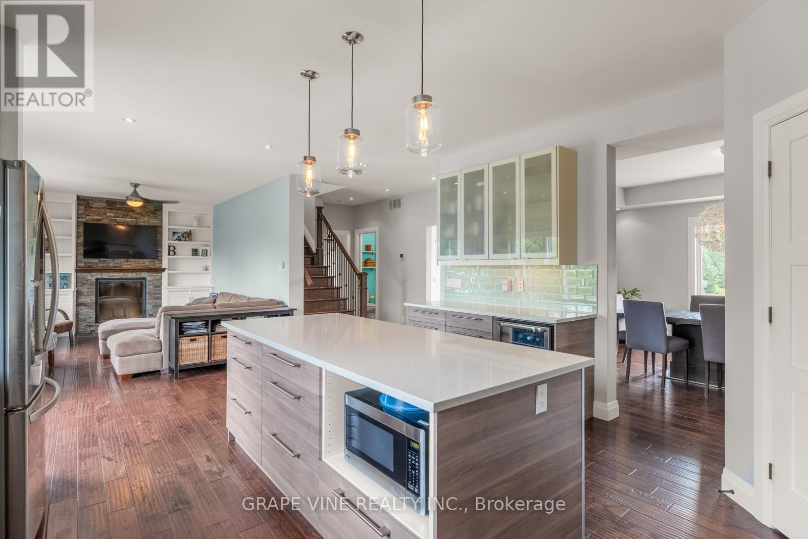 8055 Craig Farm Drive, Ottawa, Ontario  K0A 2P0 - Photo 16 - X12218097