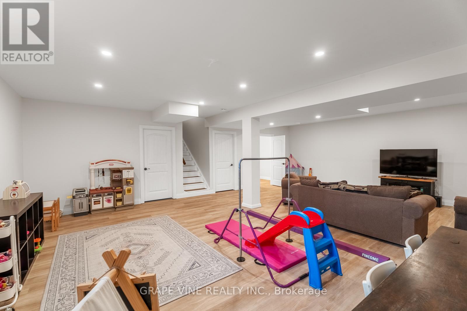 8055 Craig Farm Drive, Ottawa, Ontario  K0A 2P0 - Photo 27 - X12218097