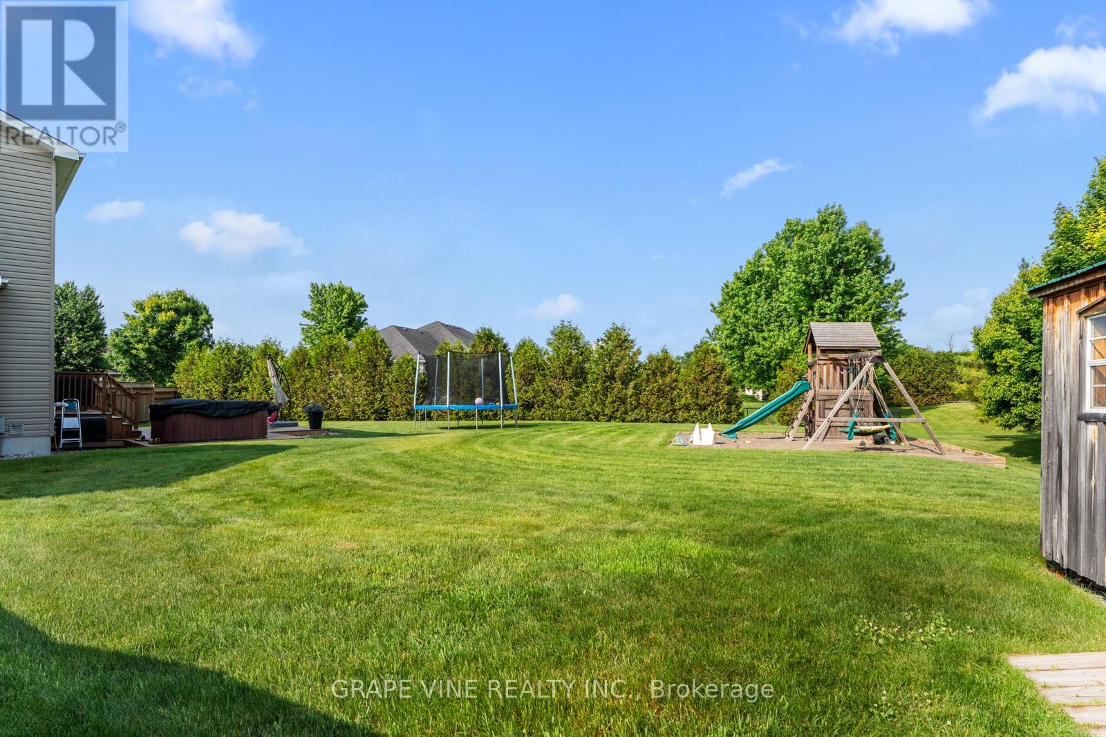 8055 Craig Farm Drive, Ottawa, Ontario  K0A 2P0 - Photo 4 - X12218097