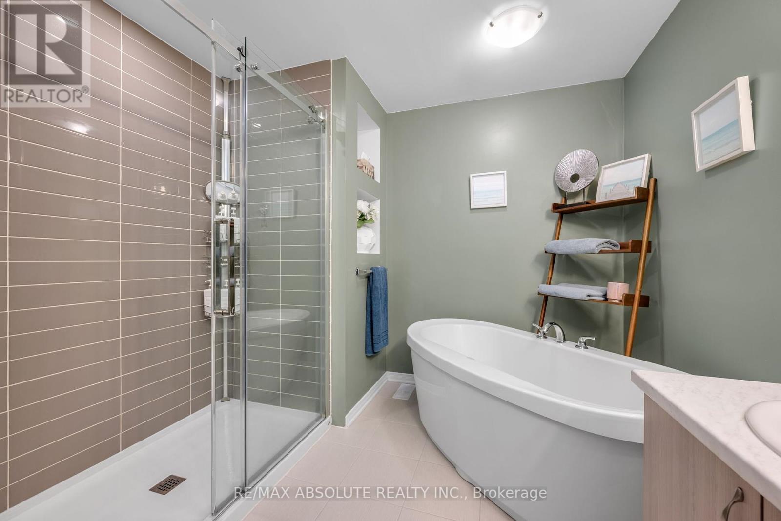 302 Haliburton Heights, Ottawa, Ontario  K2S 1S3 - Photo 37 - X12218102