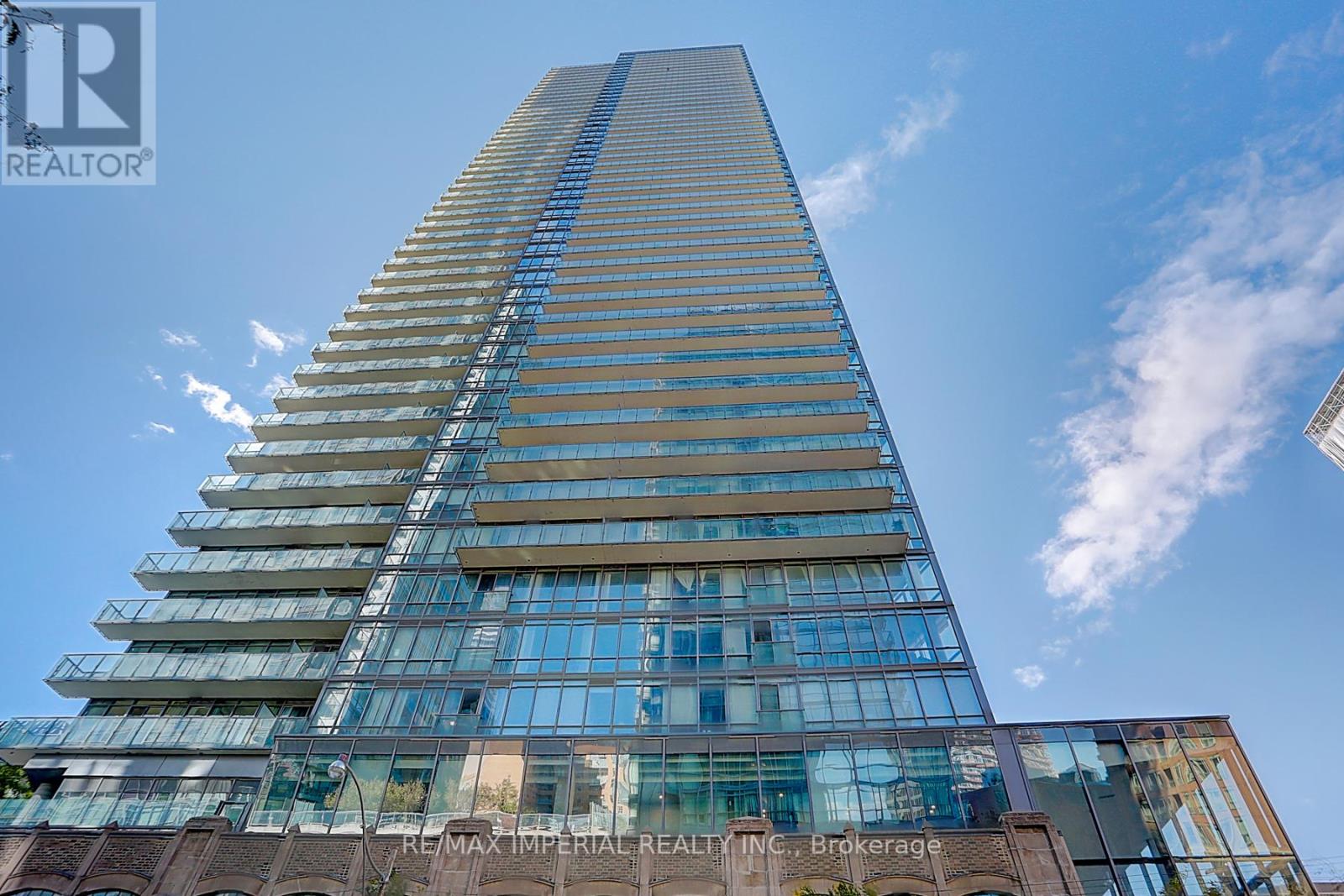 3405 - 832 BAY STREET, Toronto, Ontario