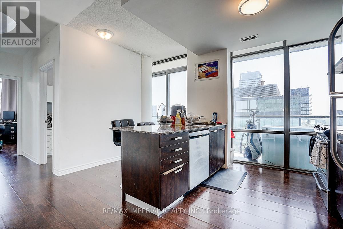 3405 - 832 Bay Street, Toronto, Ontario  M5S 1Z6 - Photo 14 - C12218090