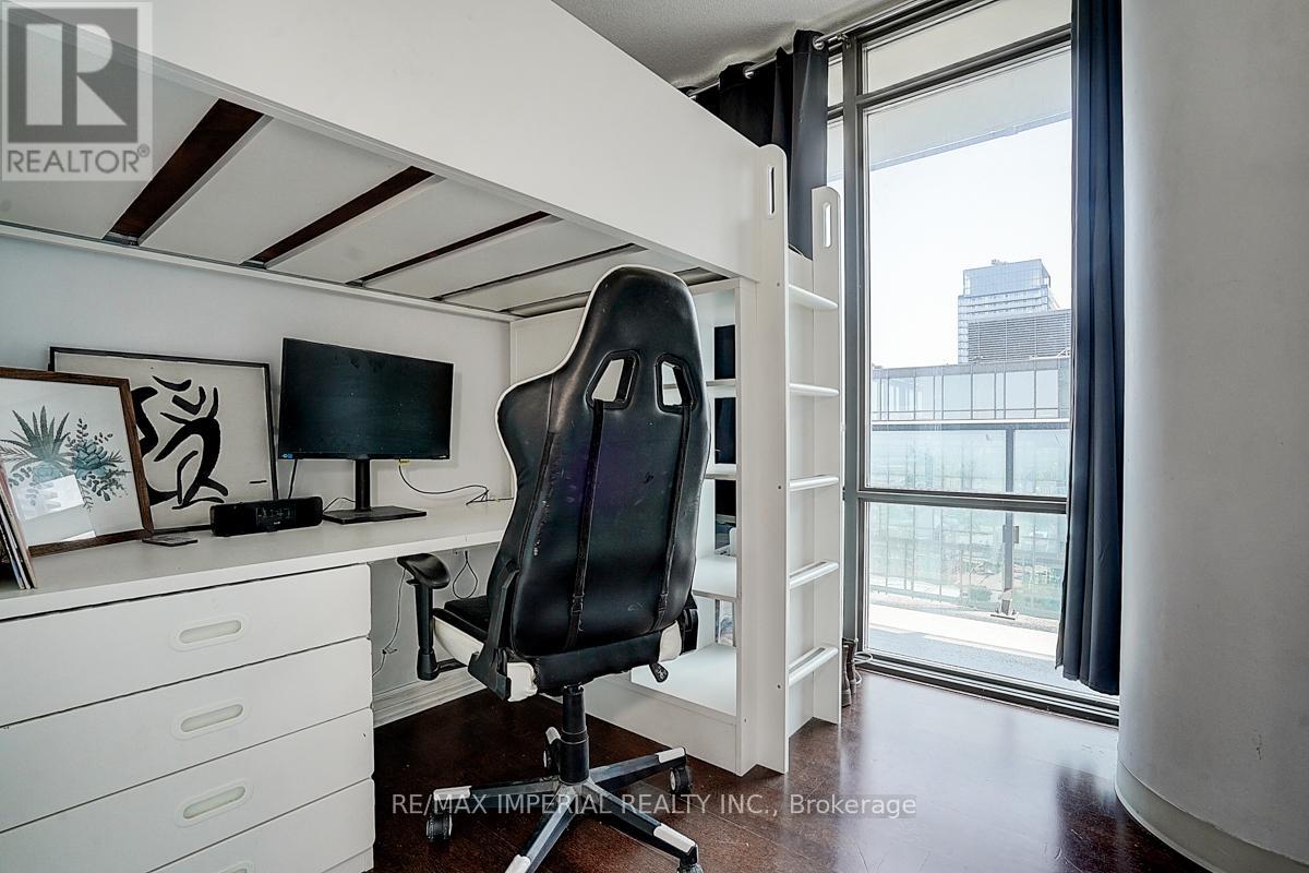 3405 - 832 Bay Street, Toronto, Ontario  M5S 1Z6 - Photo 31 - C12218090