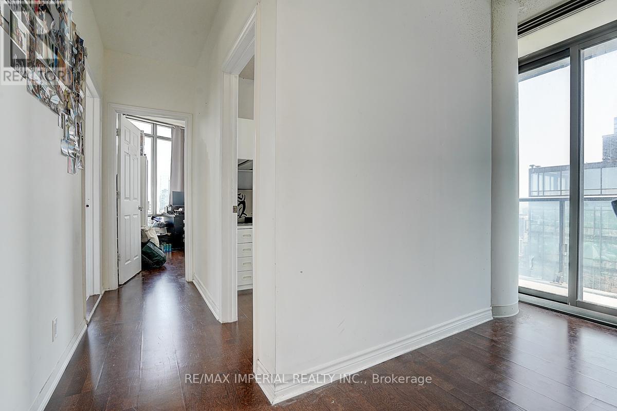 3405 - 832 Bay Street, Toronto, Ontario  M5S 1Z6 - Photo 32 - C12218090
