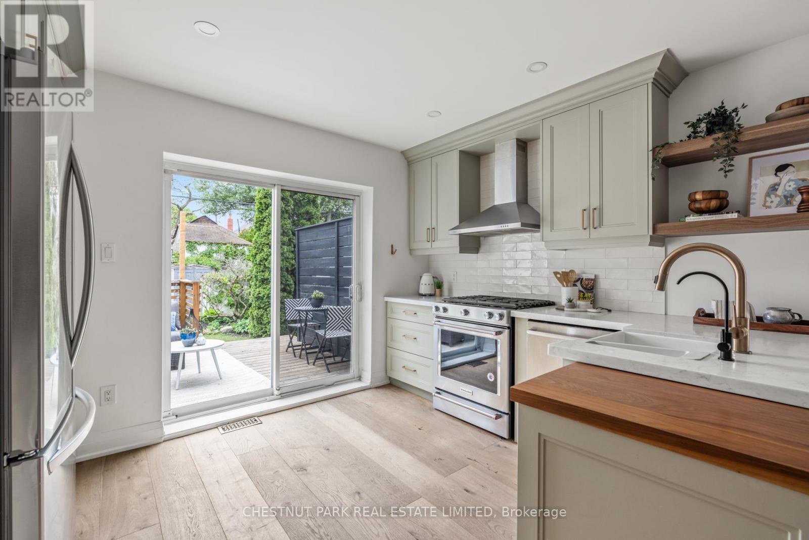 161 Queensdale Avenue, Toronto, Ontario  M4J 1Y5 - Photo 14 - E12214763