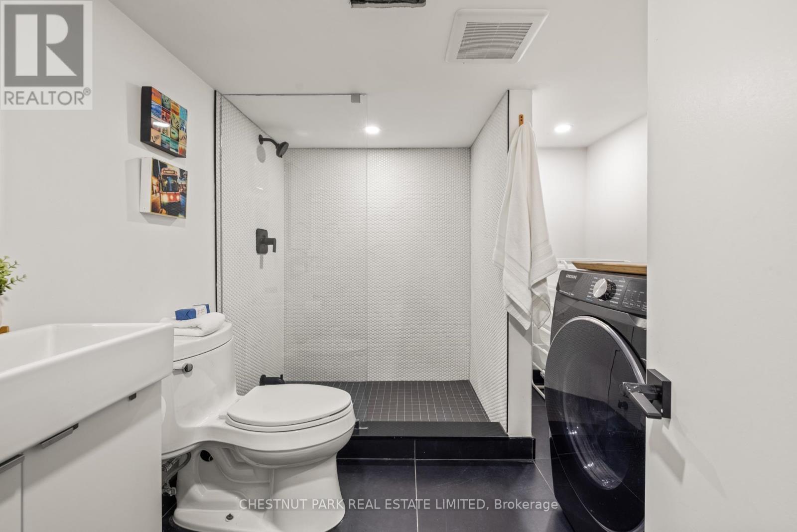 161 Queensdale Avenue, Toronto, Ontario  M4J 1Y5 - Photo 36 - E12214763