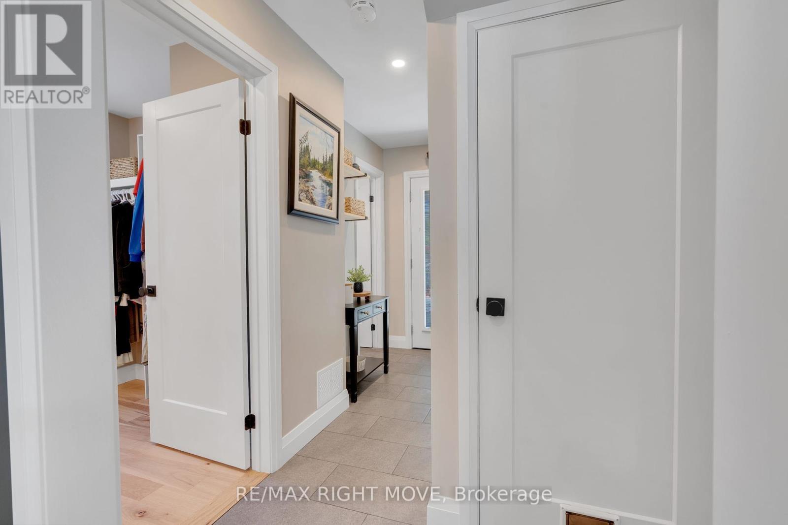 13 Newton Street, Barrie, Ontario  L4M 3N2 - Photo 17 - S12218064