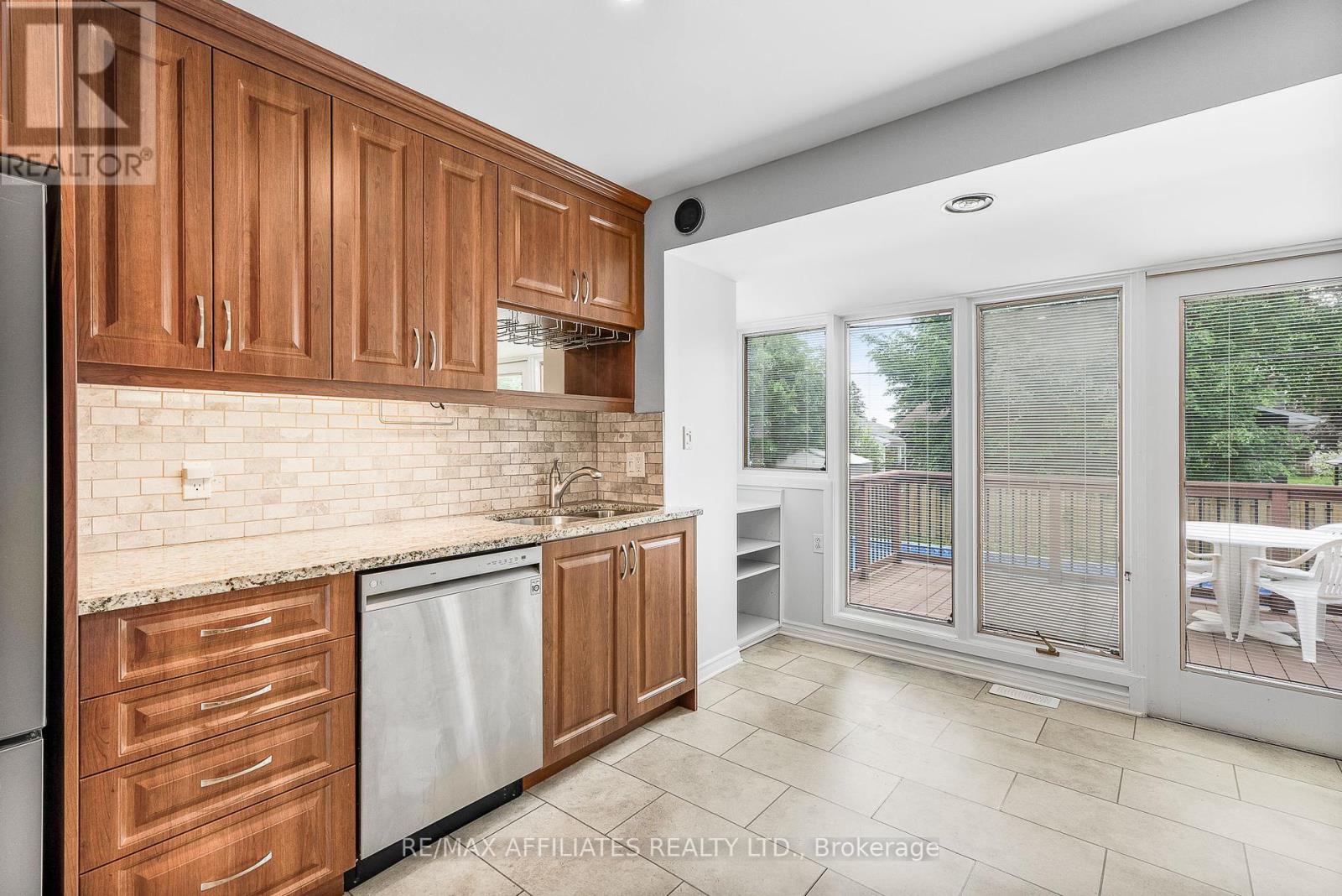 1860 Florida Avenue, Ottawa, Ontario  K1H 6Z1 - Photo 17 - X12217551