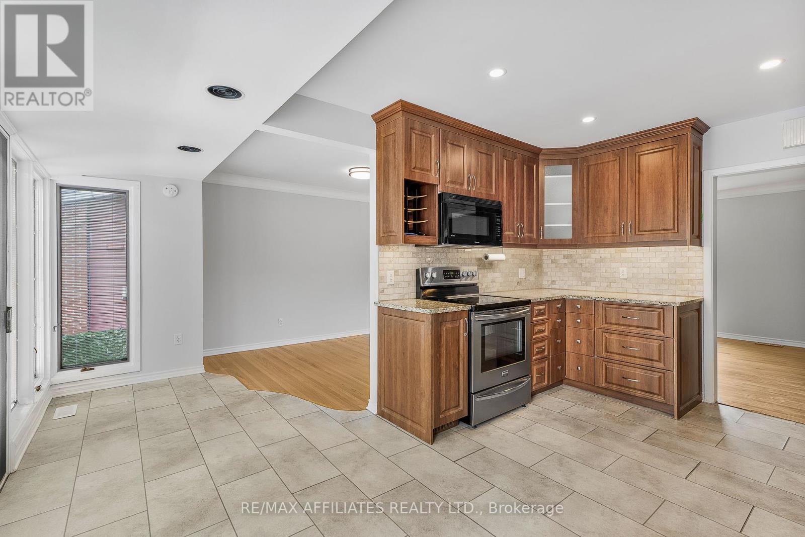 1860 Florida Avenue, Ottawa, Ontario  K1H 6Z1 - Photo 14 - X12217551