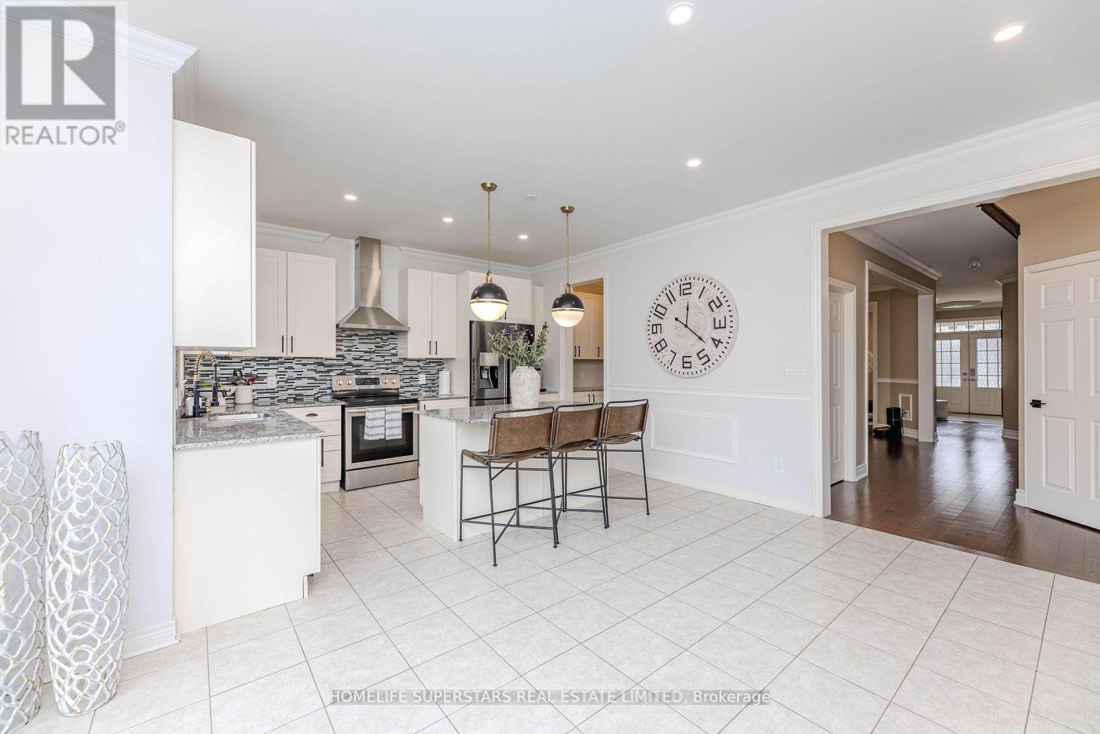 50 Romanelli Crescent, Bradford West Gwillimbury, Ontario  L3Z 0X7 - Photo 17 - N12216864
