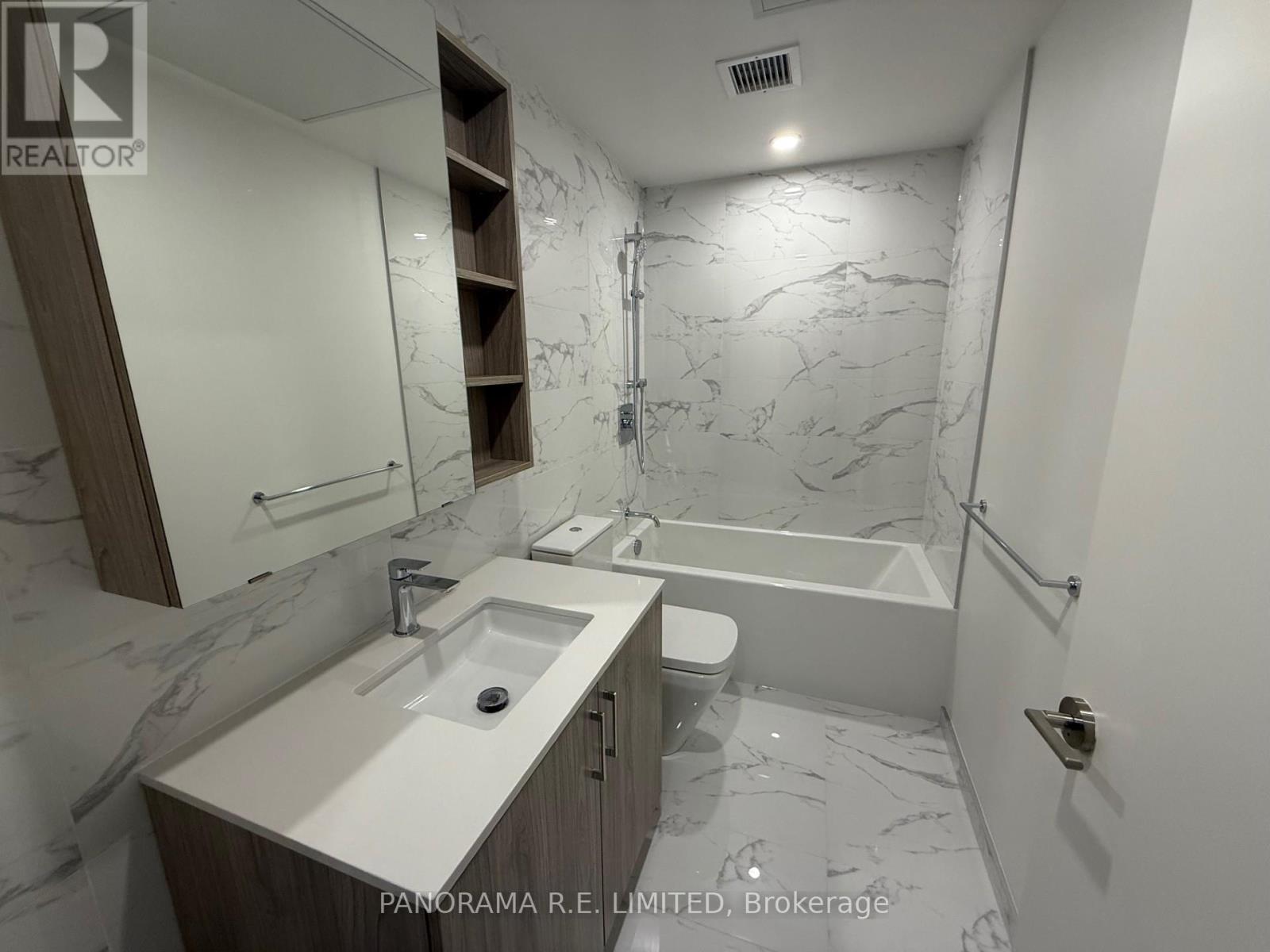 305 - 689 The Queensway, Toronto (Stonegate-Queensway), Ontario  M8Y 0C8 - Photo 10 - W12218105