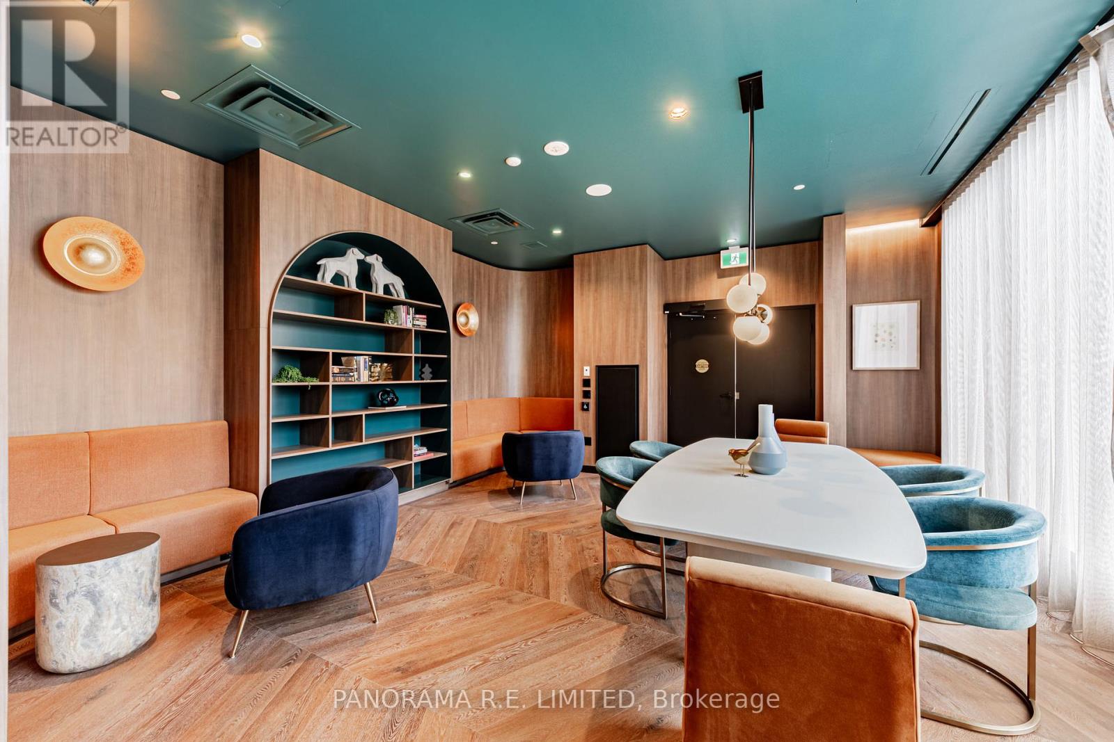 305 - 689 The Queensway, Toronto (Stonegate-Queensway), Ontario  M8Y 0C8 - Photo 17 - W12218105