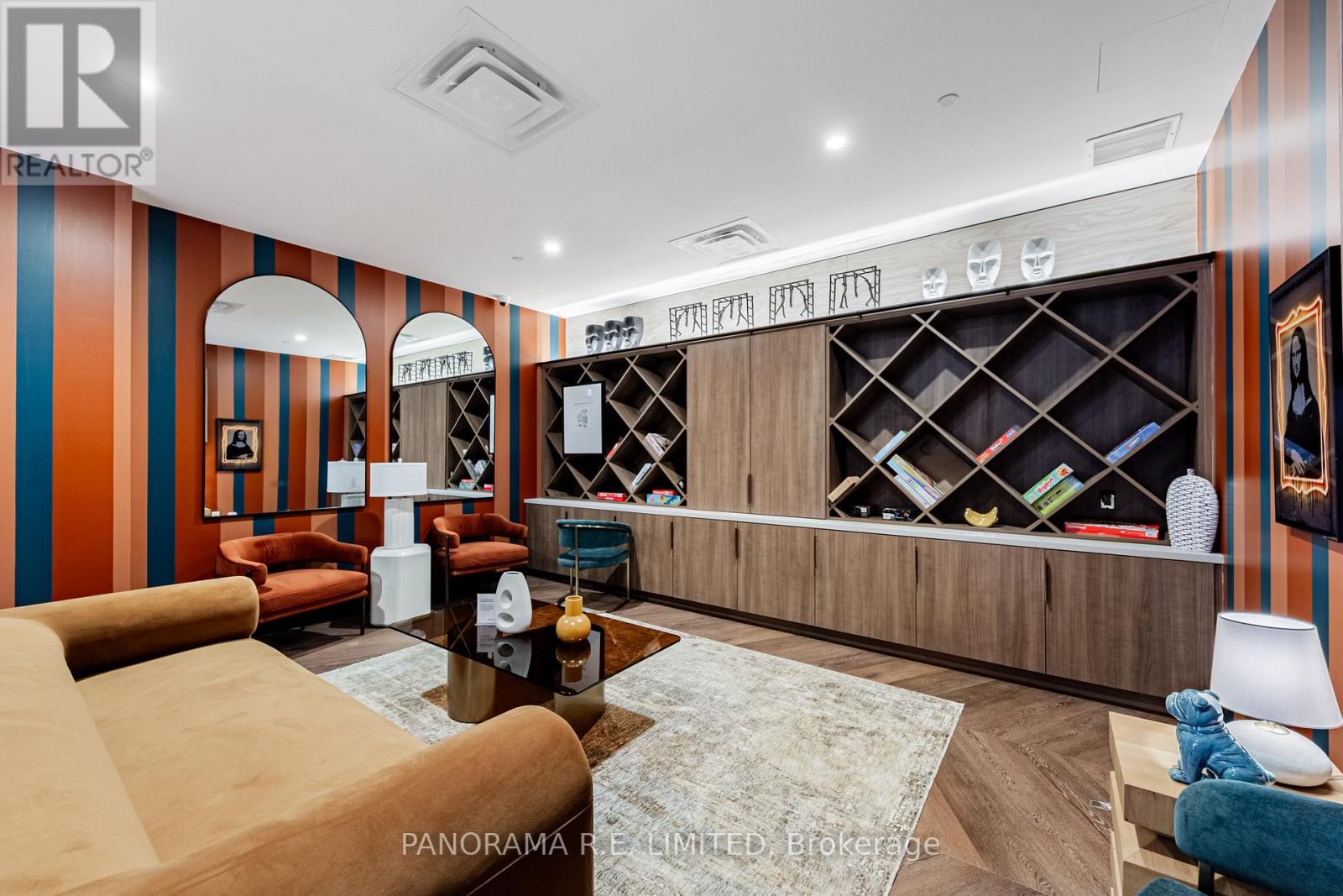 305 - 689 The Queensway, Toronto (Stonegate-Queensway), Ontario  M8Y 0C8 - Photo 19 - W12218105