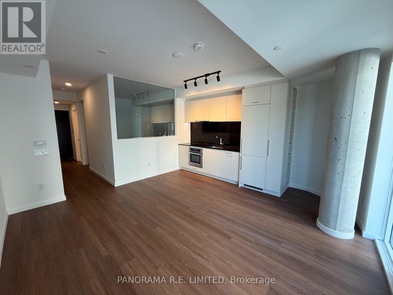 305 - 689 The Queensway, Toronto (Stonegate-Queensway), Ontario  M8Y 0C8 - Photo 5 - W12218105