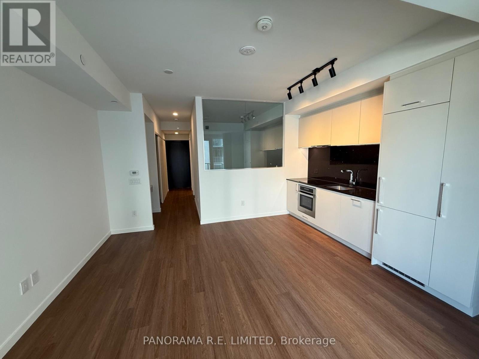 305 - 689 The Queensway, Toronto (Stonegate-Queensway), Ontario  M8Y 0C8 - Photo 6 - W12218105