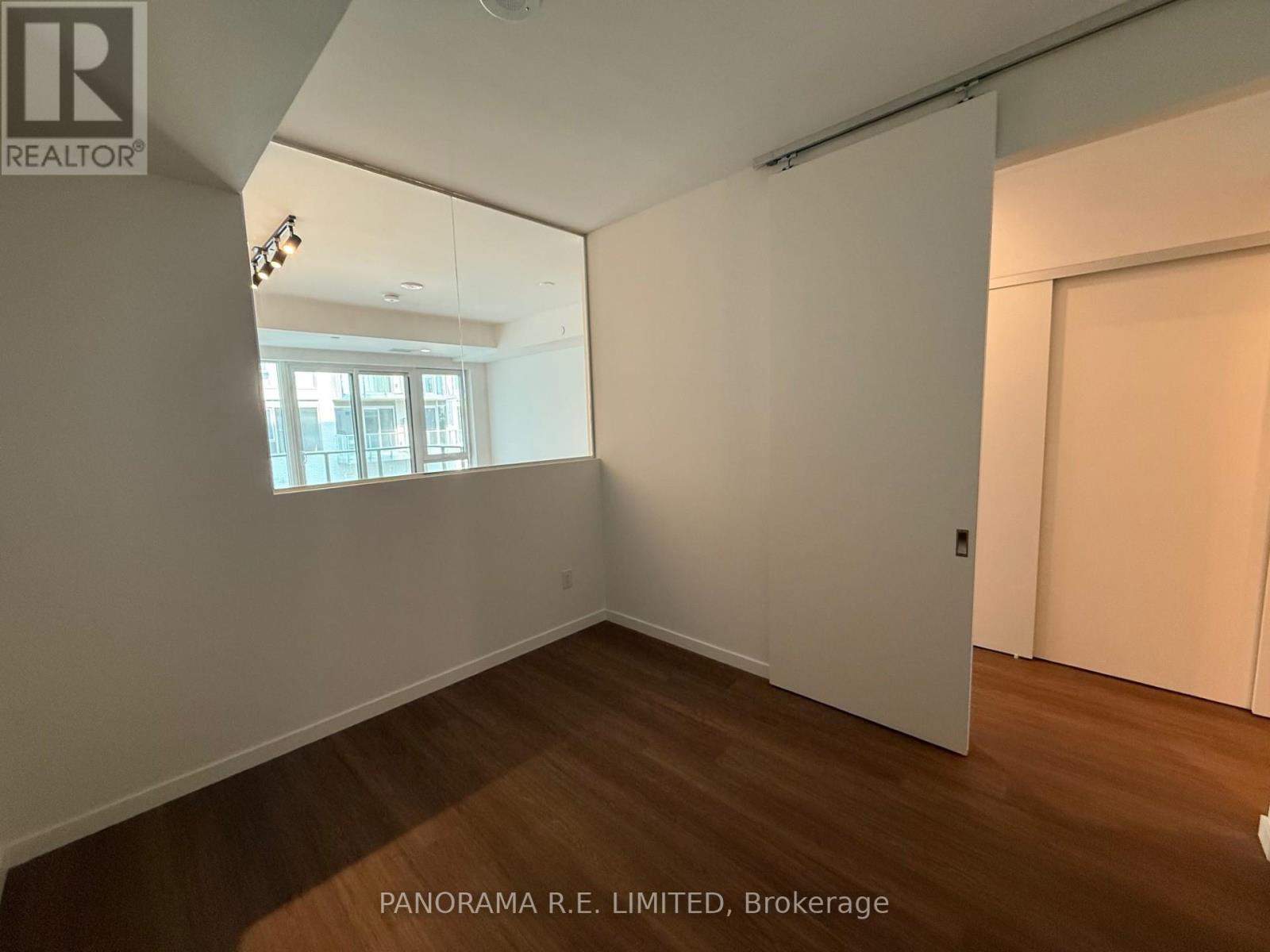 305 - 689 The Queensway, Toronto (Stonegate-Queensway), Ontario  M8Y 0C8 - Photo 9 - W12218105