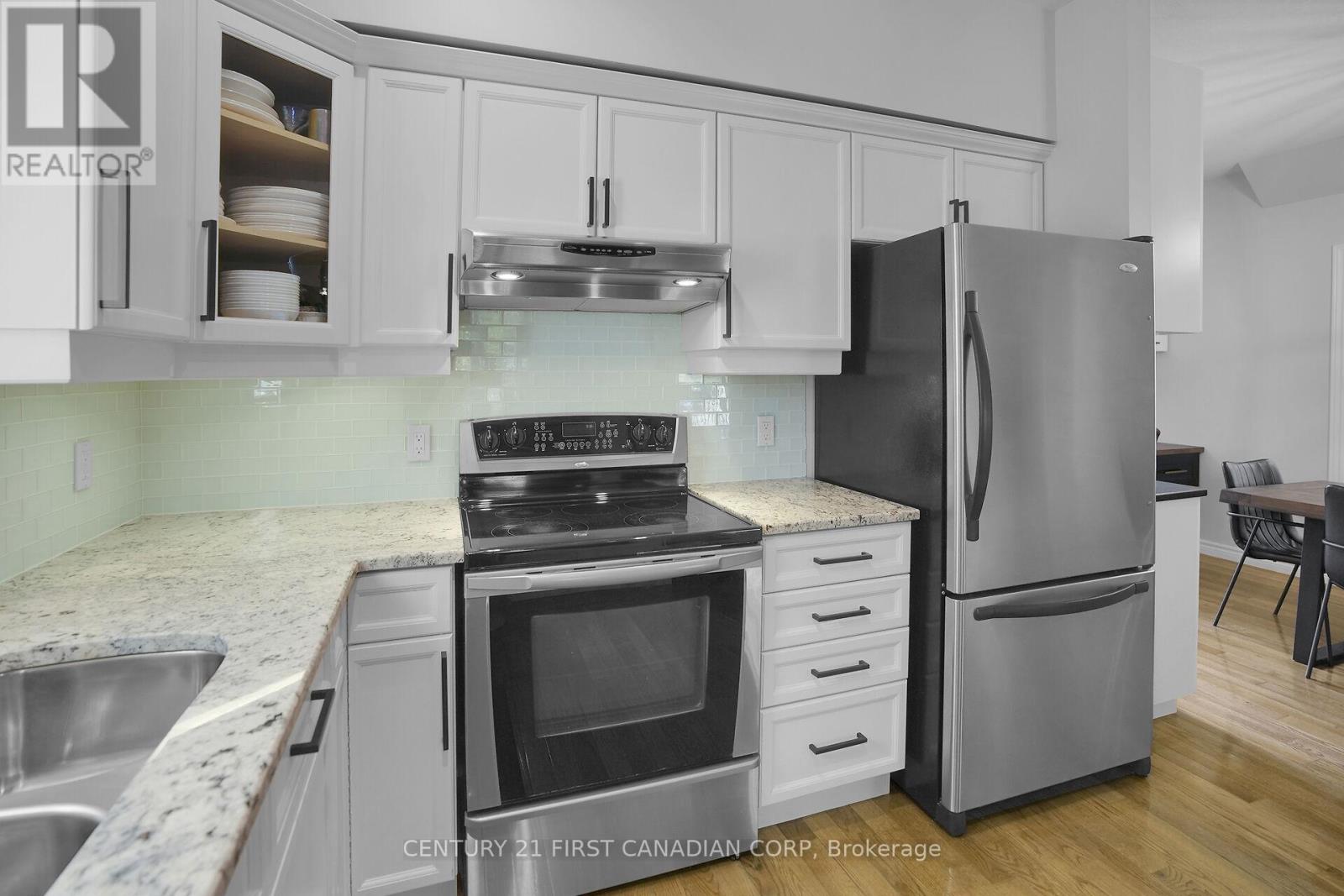 Photo 11 of 48 for 1018 Fogerty Street