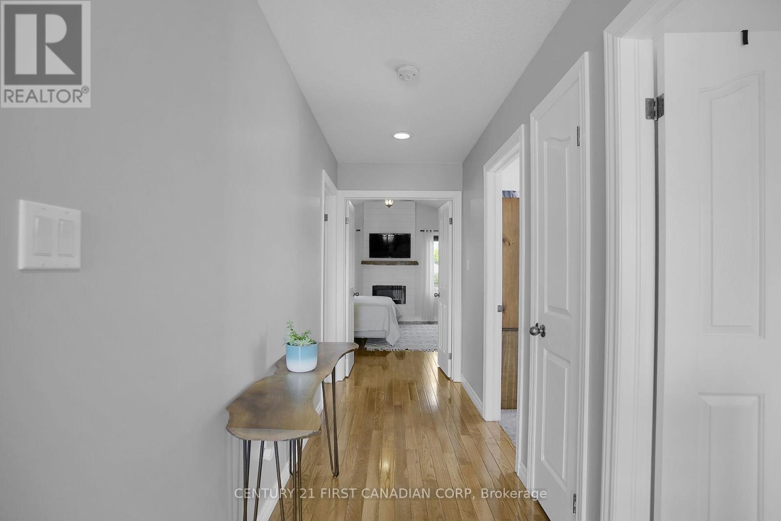 Photo 19 of 48 for 1018 Fogerty Street