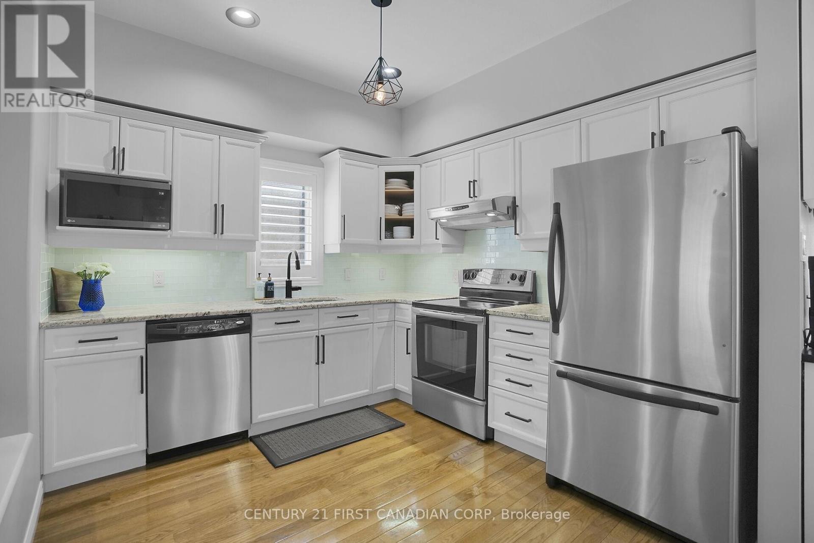 Photo 8 of 48 for 1018 Fogerty Street