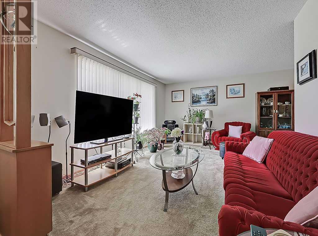 11208 Braxton Road Sw, Calgary, Alberta  T2W 2Y4 - Photo 10 - A2222780