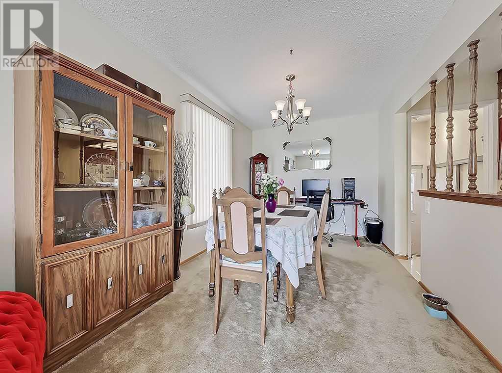 11208 Braxton Road Sw, Calgary, Alberta  T2W 2Y4 - Photo 8 - A2222780