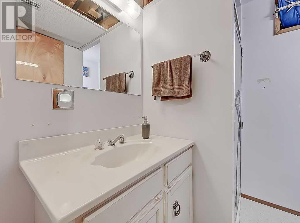 11208 Braxton Road Sw, Calgary, Alberta  T2W 2Y4 - Photo 15 - A2222780