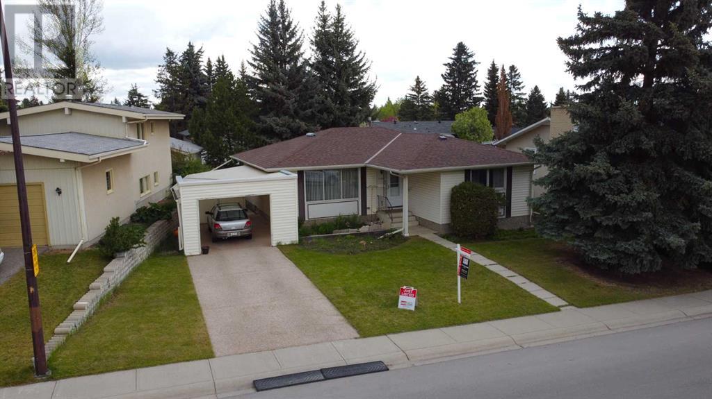 11208 Braxton Road Sw, Calgary, Alberta  T2W 2Y4 - Photo 2 - A2222780