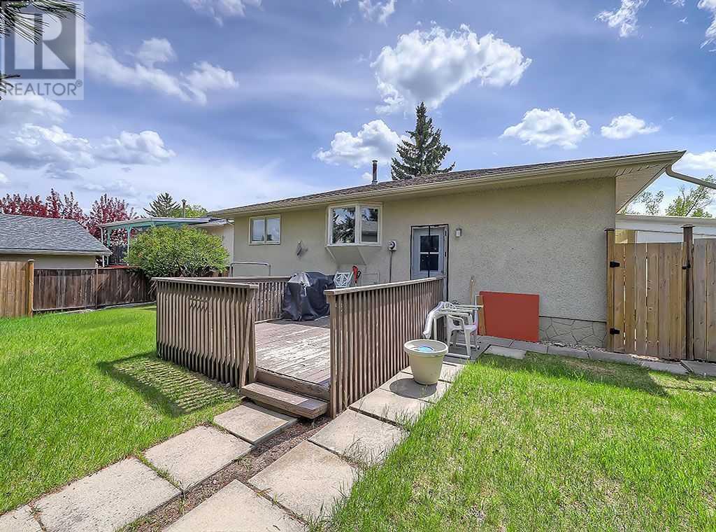 11208 Braxton Road Sw, Calgary, Alberta  T2W 2Y4 - Photo 17 - A2222780