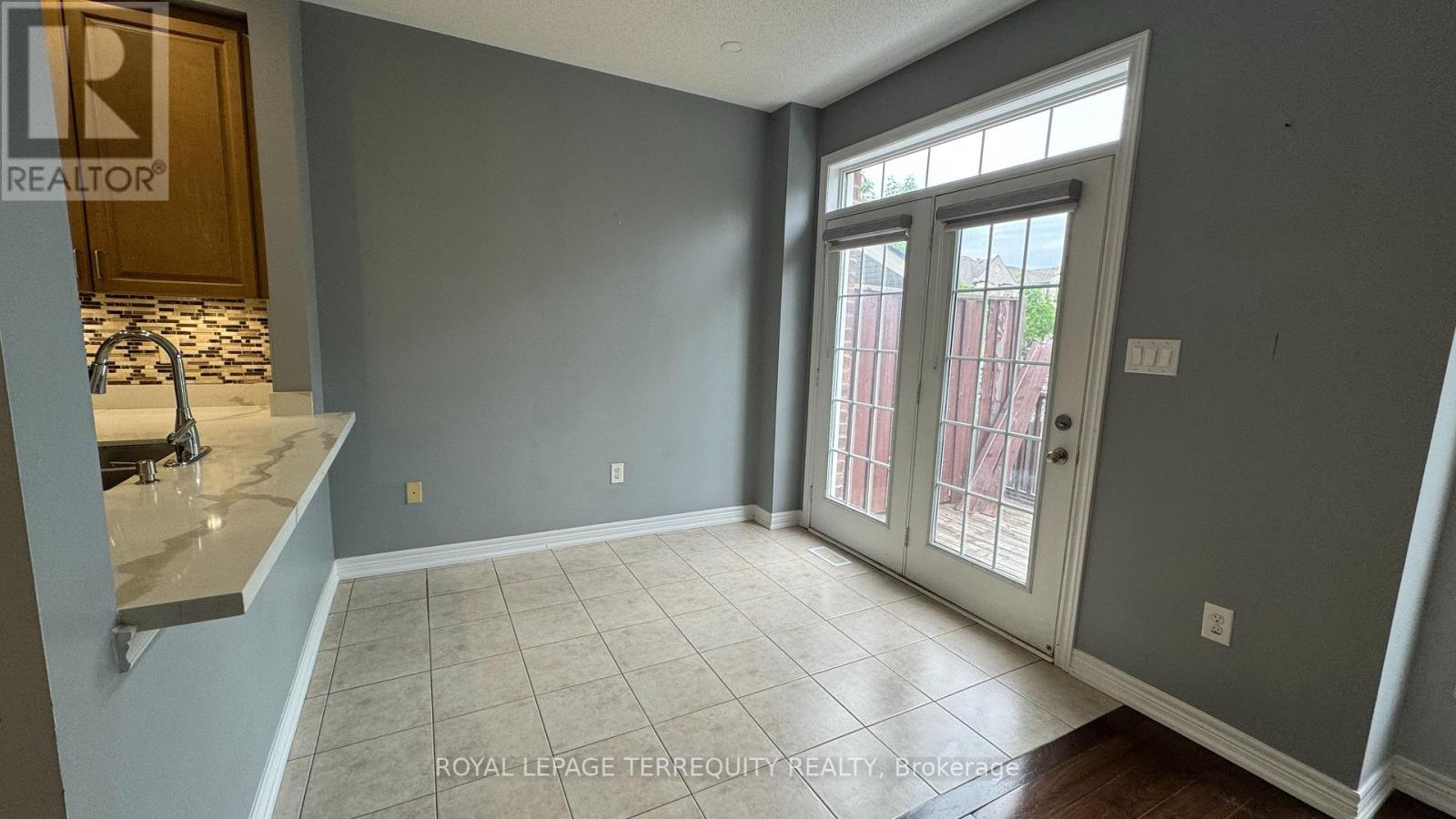 3032 Turbine Crescent, Mississauga, Ontario  L5M 0L6 - Photo 3 - W12217677