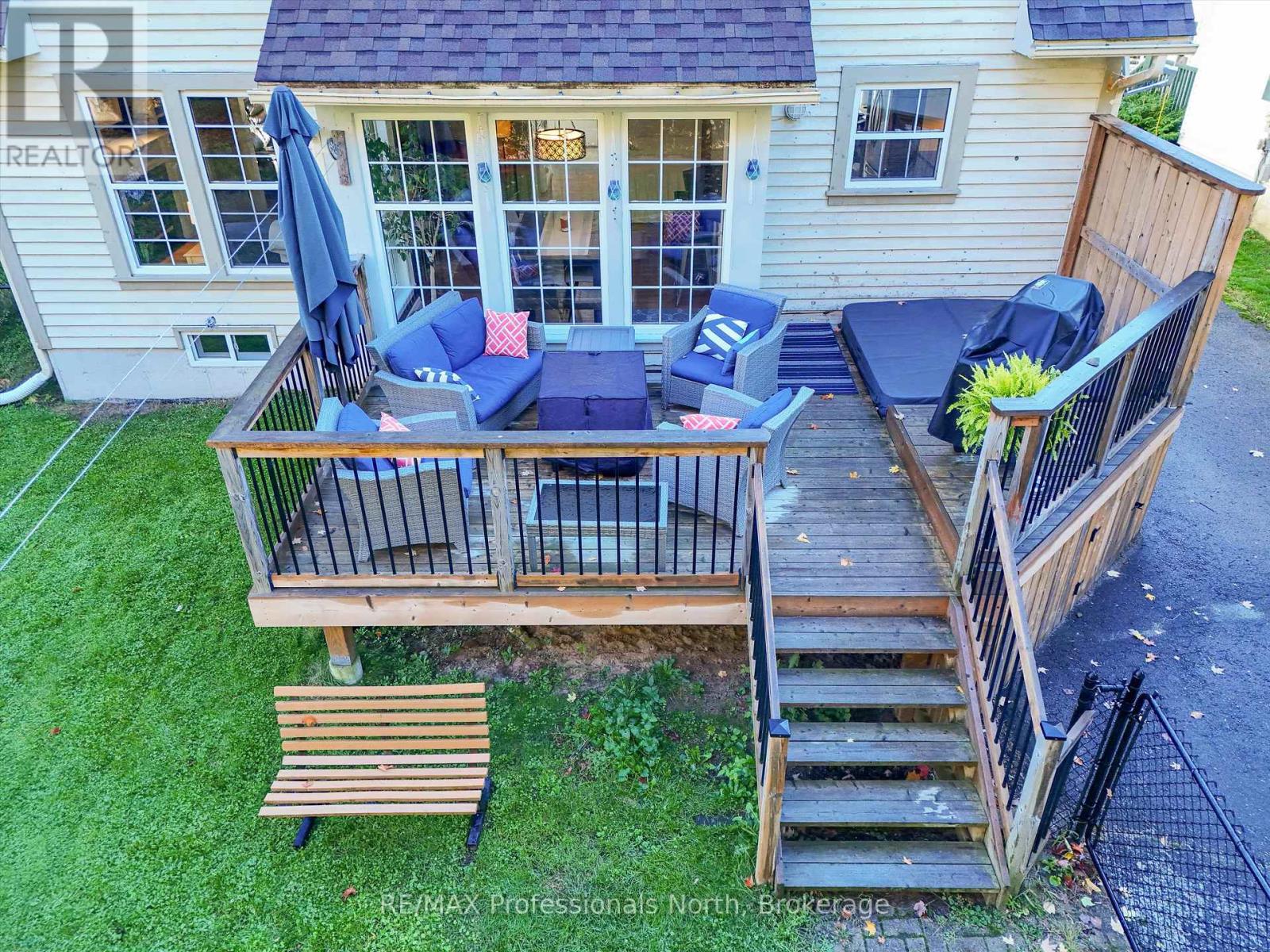 26 Coates Avenue, Bracebridge, Ontario  P1L 1Y5 - Photo 4 - X12214767