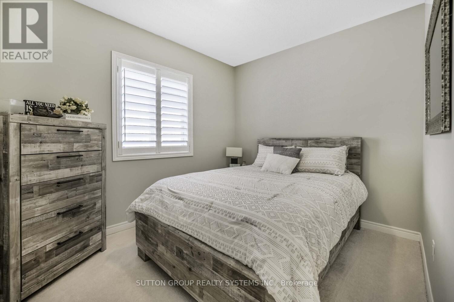 93 Westfield Crescent, Hamilton, Ontario  L8B 1X9 - Photo 21 - X12218056