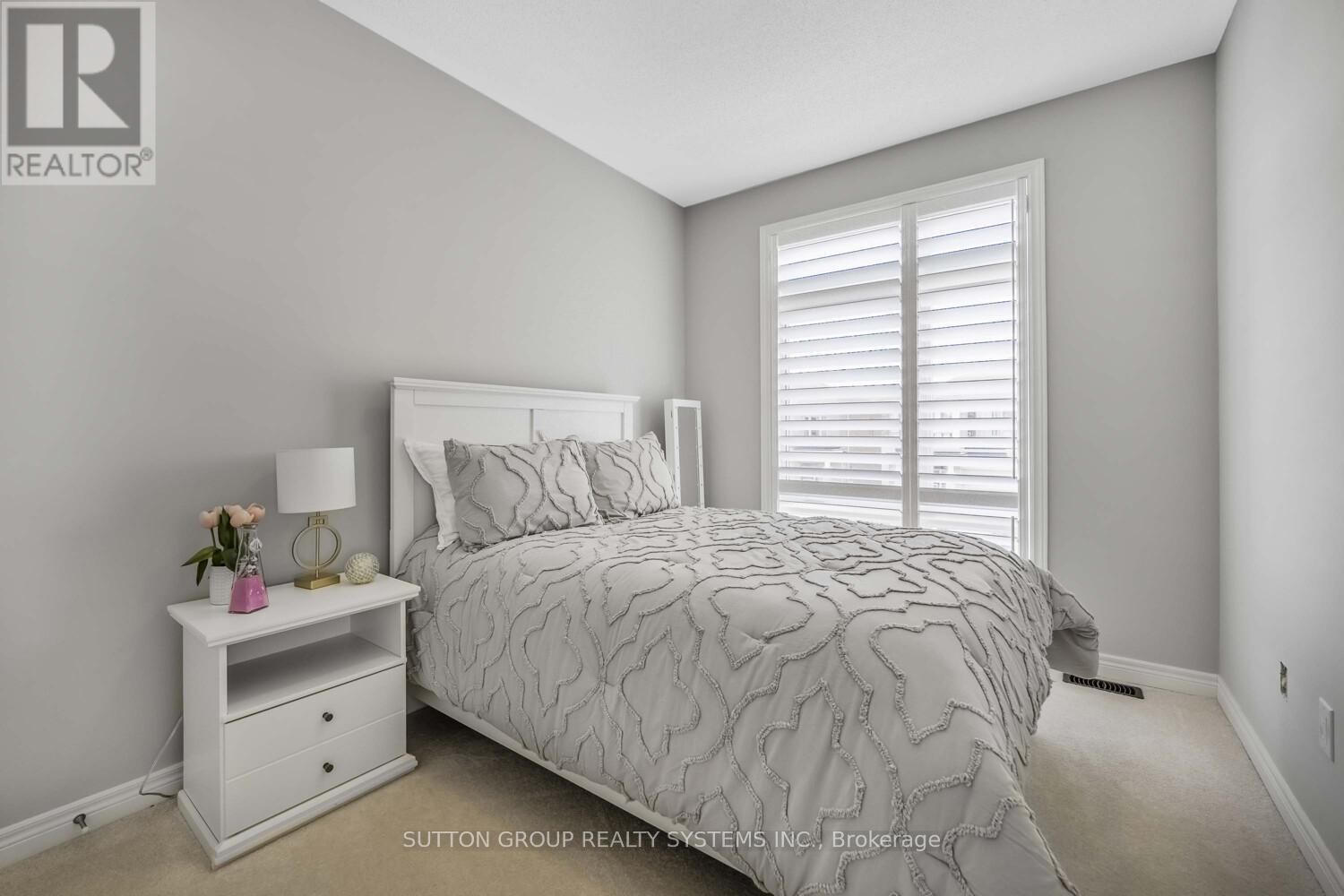 93 Westfield Crescent, Hamilton, Ontario  L8B 1X9 - Photo 22 - X12218056