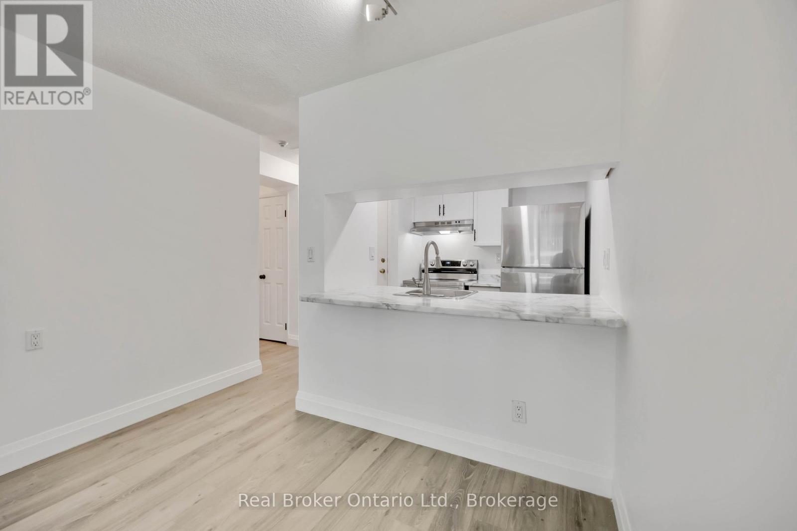 535 - 222 The Esplanade, Toronto, Ontario  M5A 4M8 - Photo 16 - C12218149