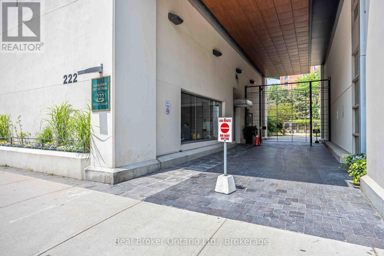 535 - 222 The Esplanade, Toronto, Ontario  M5A 4M8 - Photo 42 - C12218149