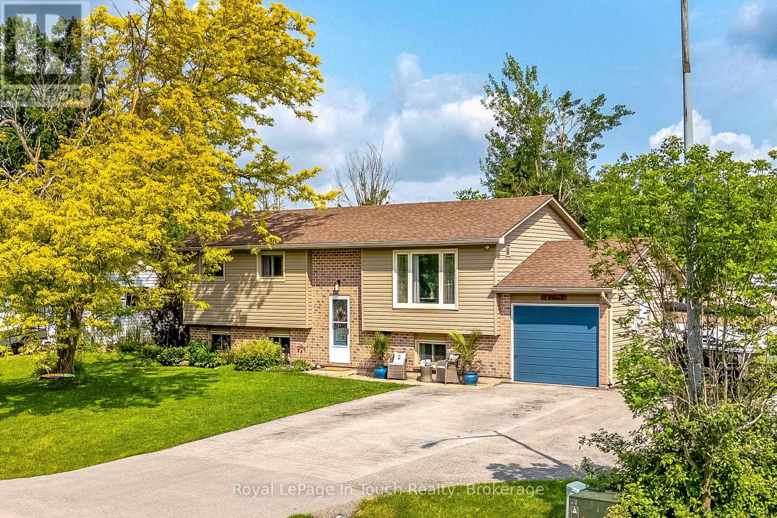 72 William Street, Oro-Medonte, Ontario  L0L 2L0 - Photo 3 - S12218123