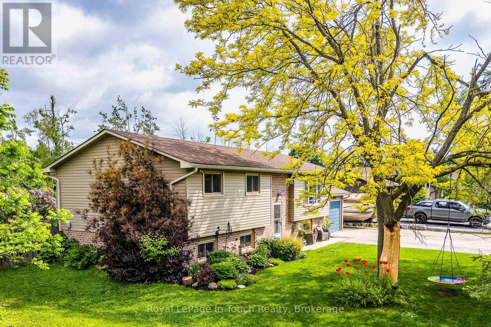 72 William Street, Oro-Medonte, Ontario  L0L 2L0 - Photo 4 - S12218123