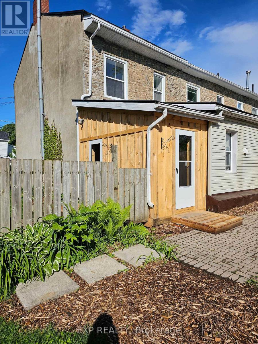 60 John Street, Brockville, Ontario  K6V 5A7 - Photo 1 - X12218116
