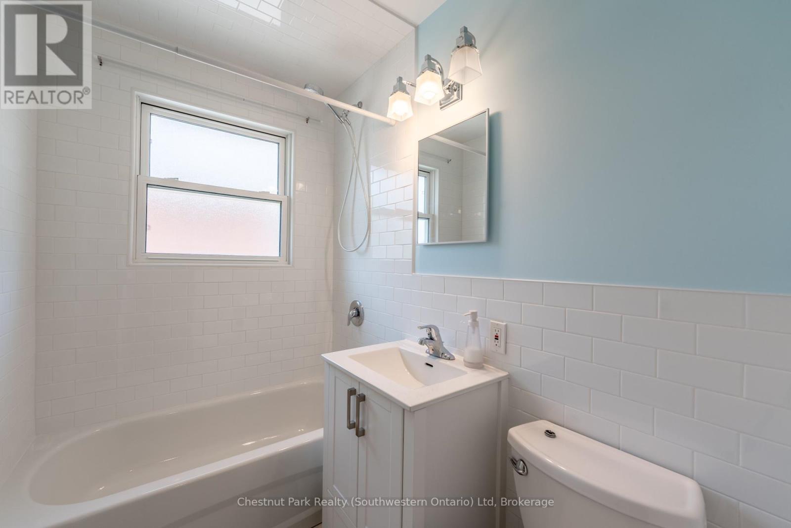 59 Clive Avenue, Guelph, Ontario  N1E 3S5 - Photo 10 - X12218153