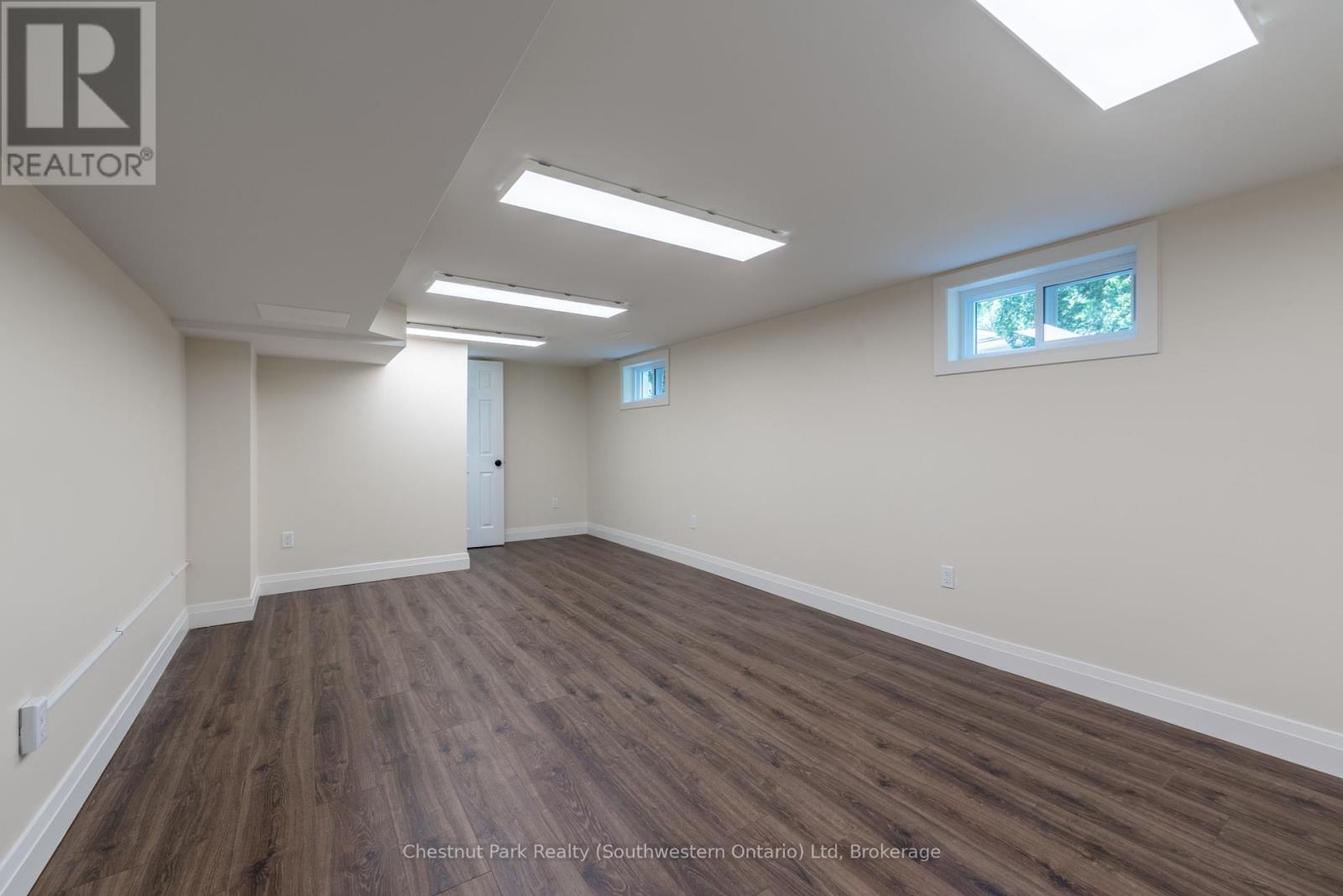 59 Clive Avenue, Guelph, Ontario  N1E 3S5 - Photo 27 - X12218153