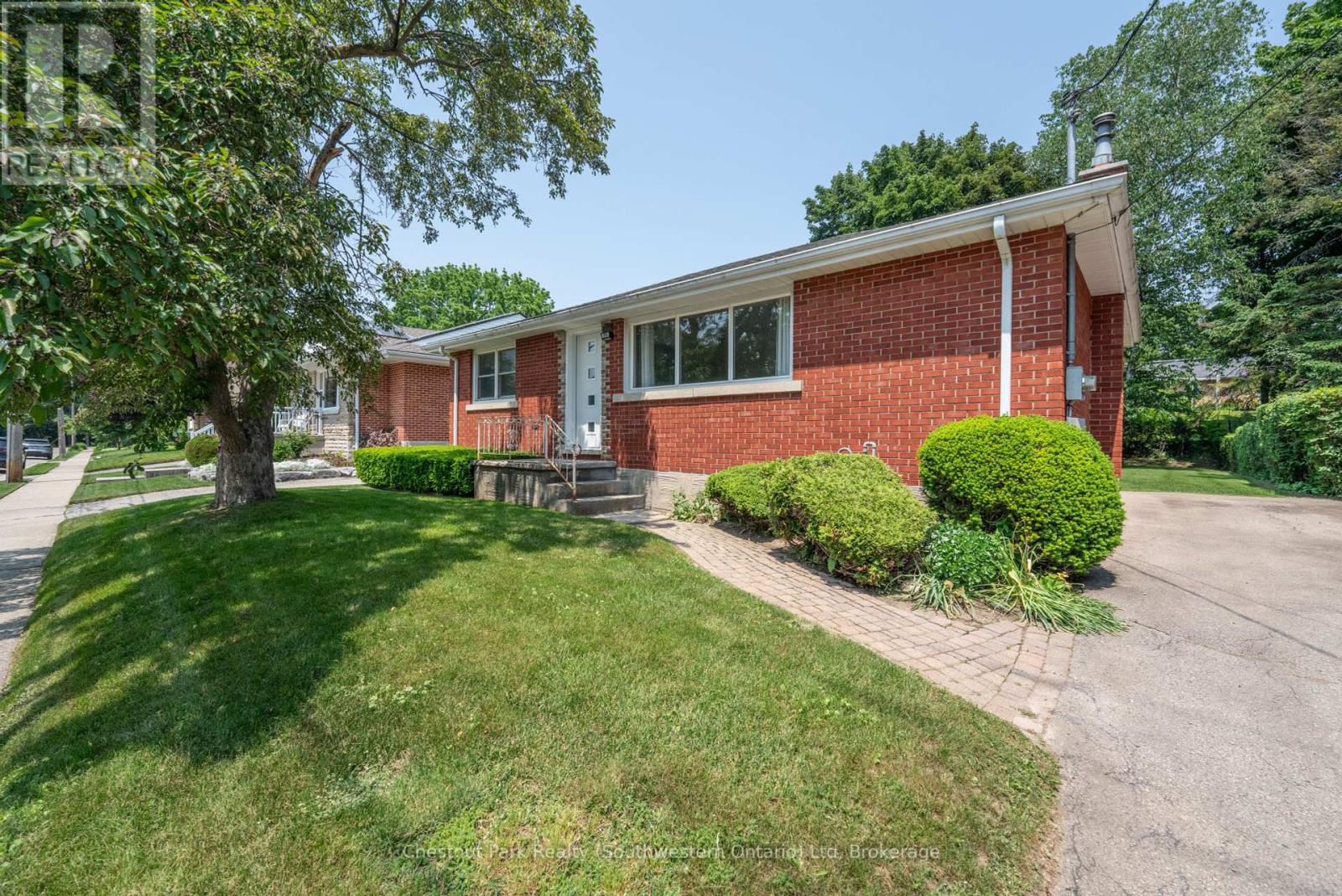 59 Clive Avenue, Guelph, Ontario  N1E 3S5 - Photo 35 - X12218153