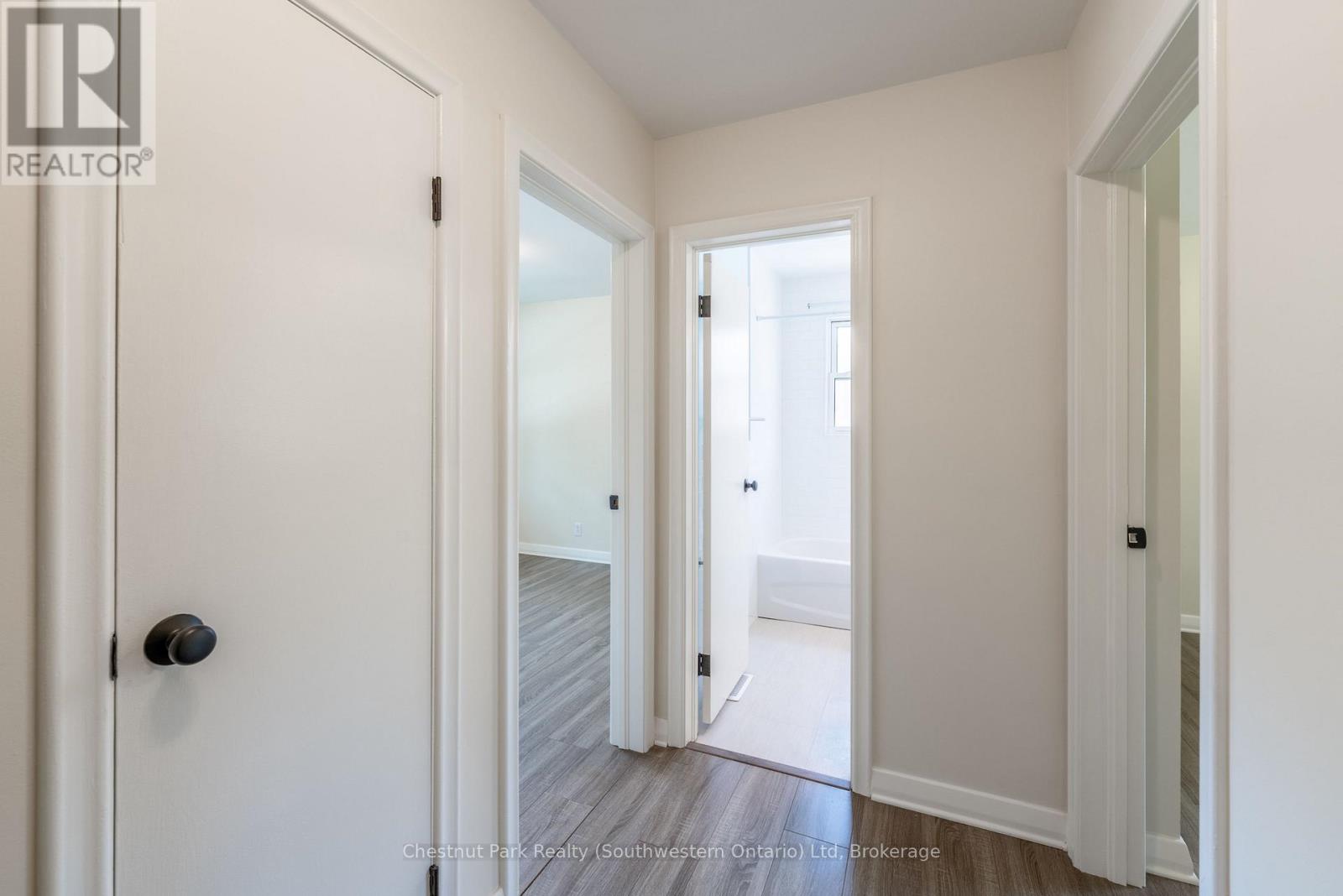 59 Clive Avenue, Guelph, Ontario  N1E 3S5 - Photo 7 - X12218153
