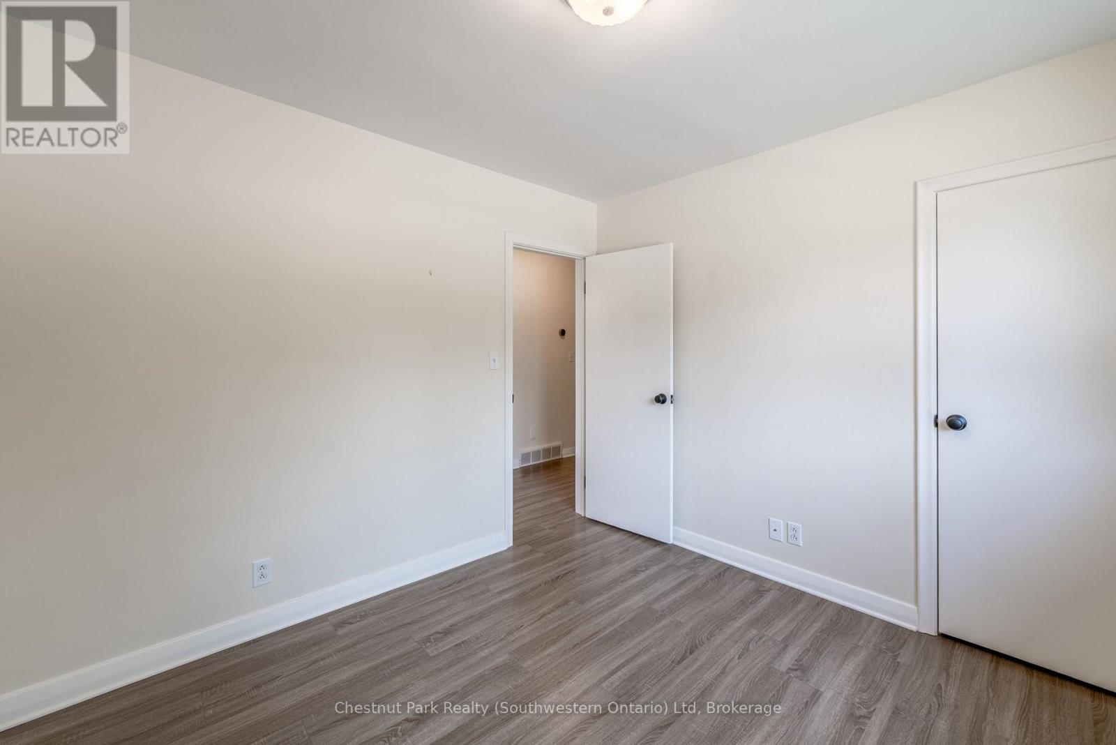 59 Clive Avenue, Guelph, Ontario  N1E 3S5 - Photo 9 - X12218153