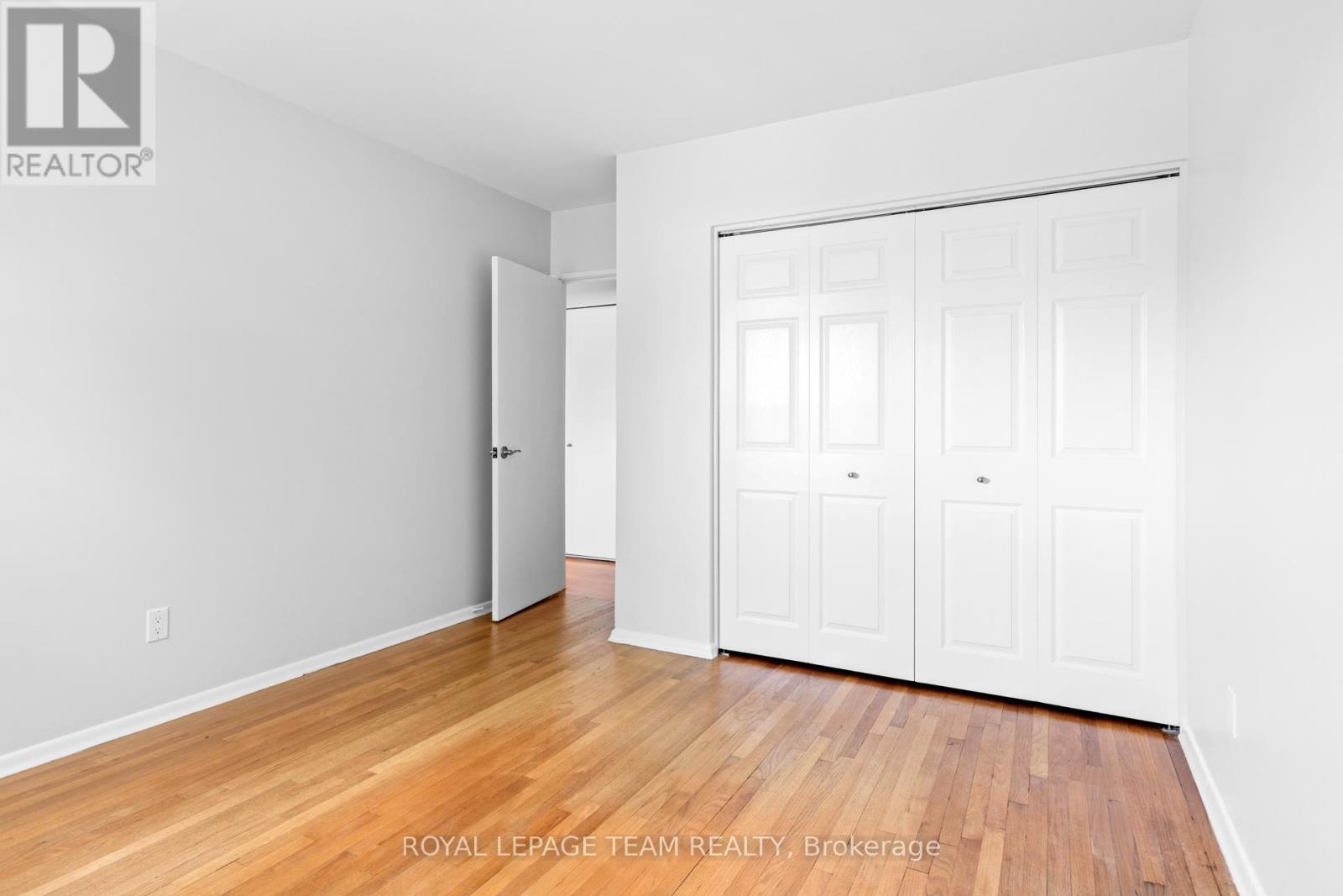 38 Largo Crescent, Ottawa, Ontario  K2G 3C7 - Photo 13 - X12218137