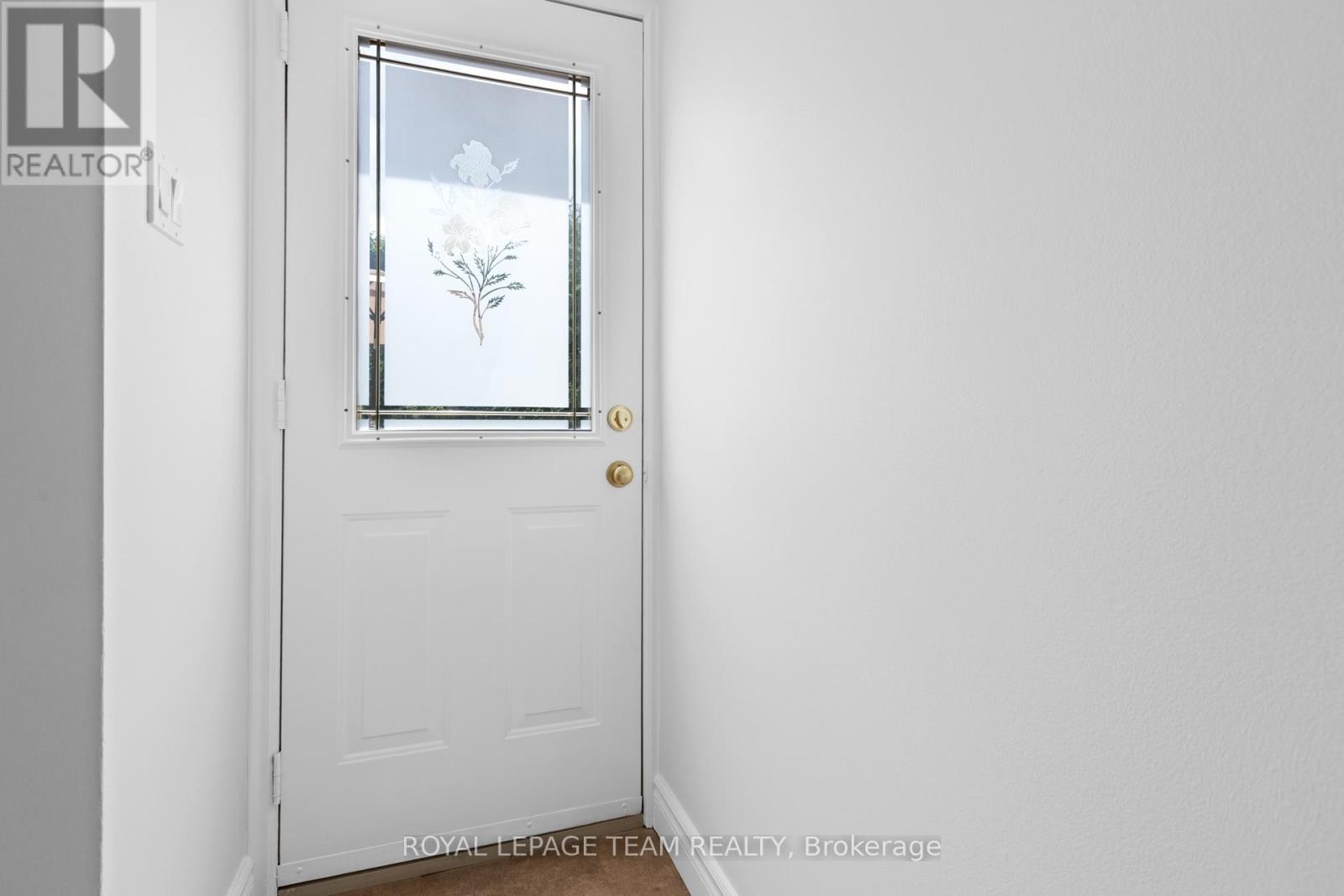38 Largo Crescent, Ottawa, Ontario  K2G 3C7 - Photo 23 - X12218137
