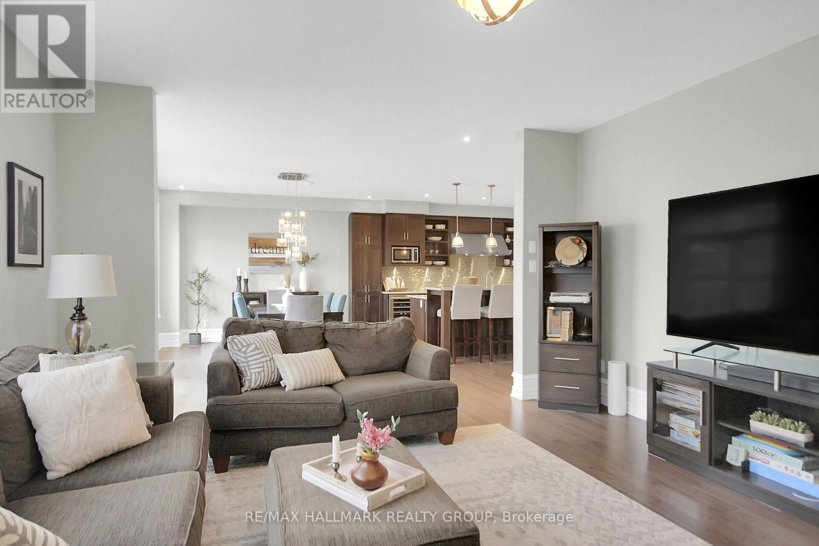 600 Via Amalfi Street, Ottawa, Ontario  K2J 5X8 - Photo 10 - X12218165
