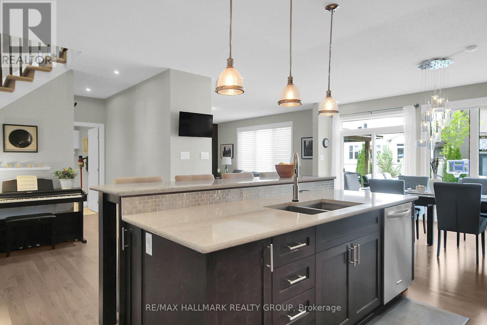 600 Via Amalfi Street, Ottawa, Ontario  K2J 5X8 - Photo 17 - X12218165