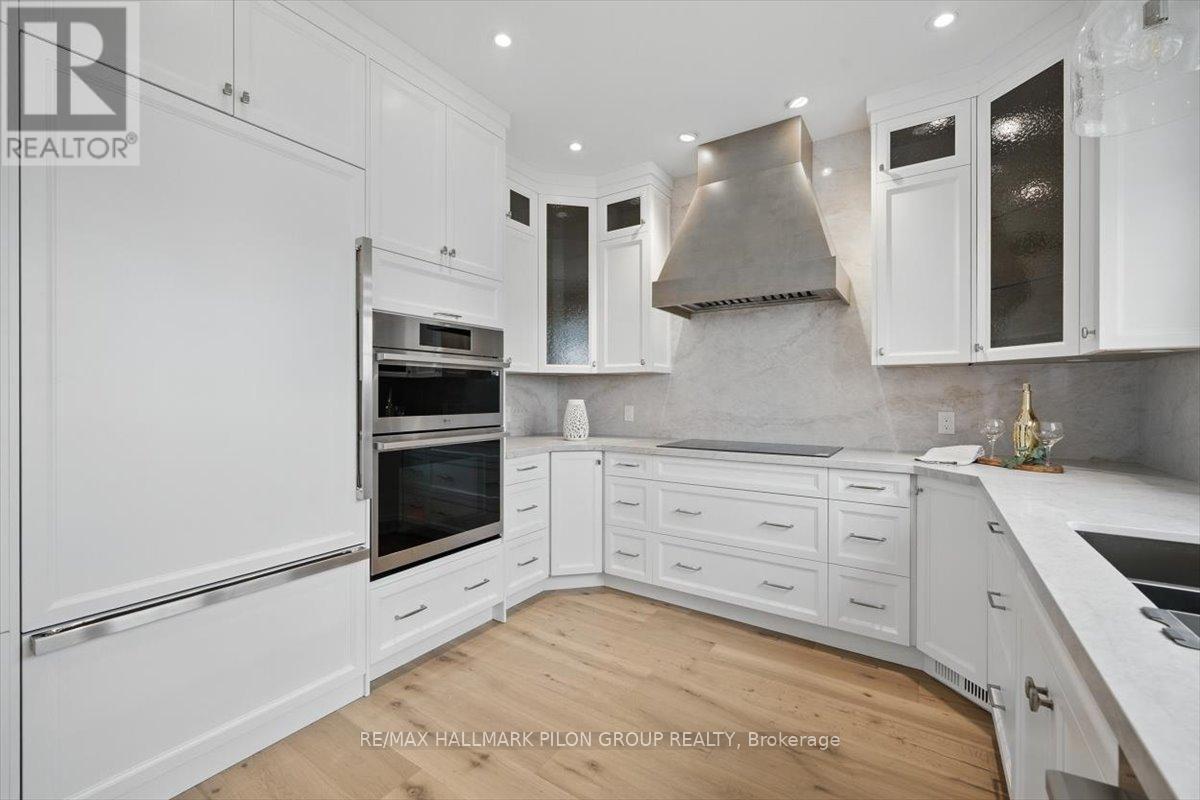 6373 Radisson Way, Ottawa, Ontario  K1C 2Z9 - Photo 9 - X12218172