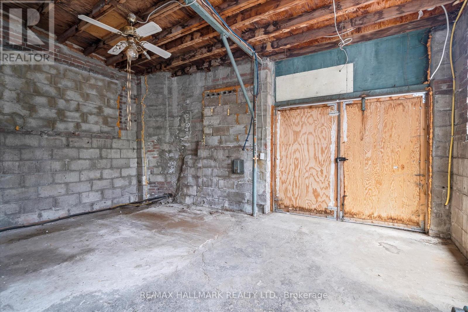169 Carlaw Avenue, Toronto, Ontario  M4M 2R8 - Photo 22 - E12202435