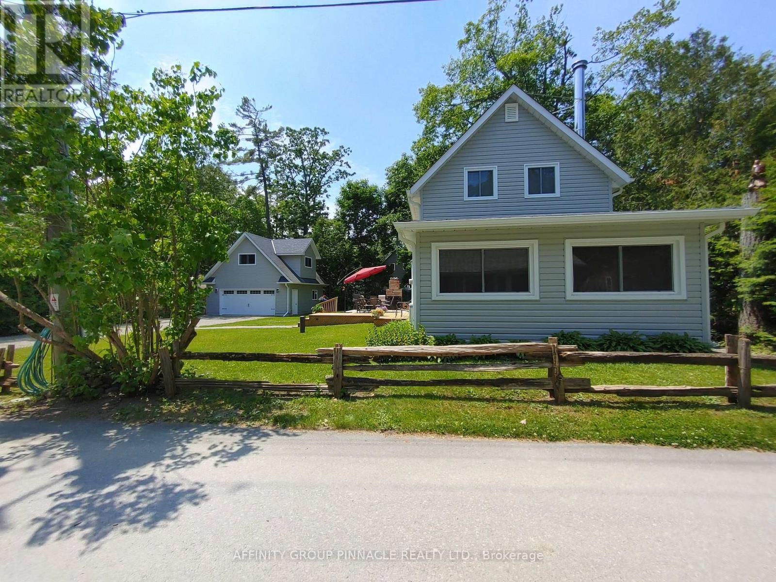 17 Second Street, Kawartha Lakes, Ontario  K0M 1N0 - Photo 2 - X12215643